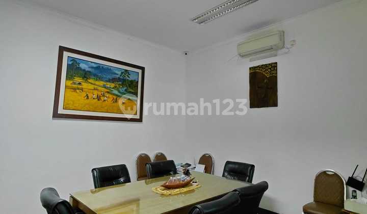 Dijual Sebidang Tanah diatasnya Terdapat Bangunan Permanen di Permata Hijau Jakarta Selatan