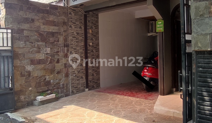 Ready-to-Occupy House in Tebet, South Jakarta