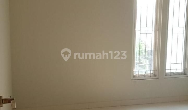 Minimalist Two-Story House with Main Road Access in Tebet, South Jakarta 2