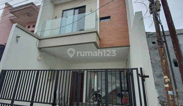 RUMAH BARU MINIMALIS TEBET JAKARTA SELATAN 1