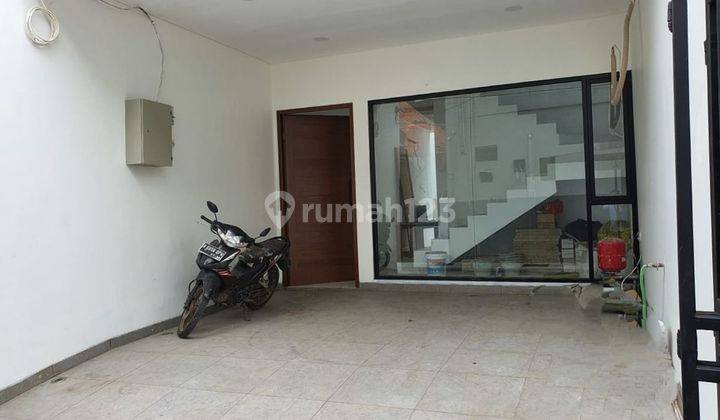 RUMAH BARU MINIMALIS TEBET JAKARTA SELATAN 2