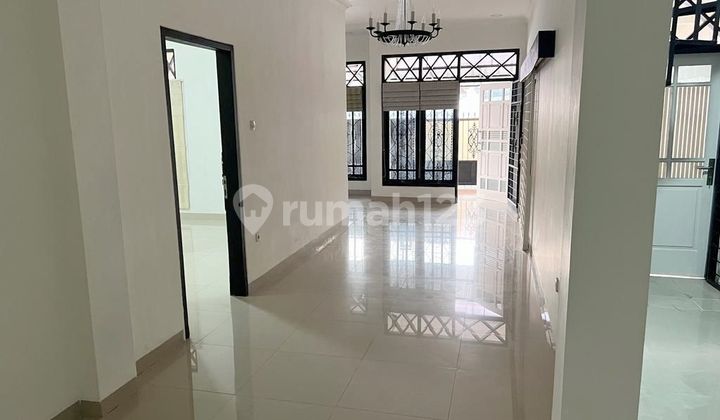 HOUSE SUITABLE FOR OFFICE &amp; RESIDENTIAL USE, TWO-CAR ROAD ACCESS TEBET 2