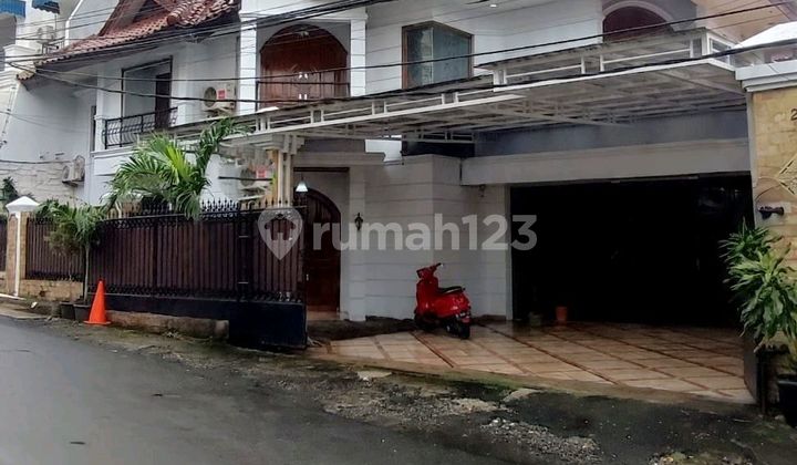 Rumah Tingkat Akses Jalan Utama Tebet Rumah Tingkat Akses Jalan Utama Tebet
