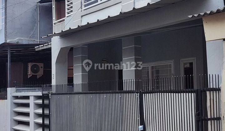 Rumah Tingkat Minimalis Tebet Jakarta Selatan  2