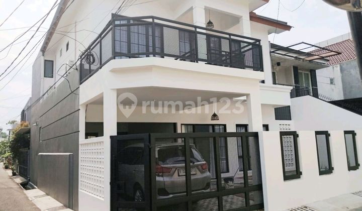 Rumah Baru Tebet Dekat Stasiun Cawang
