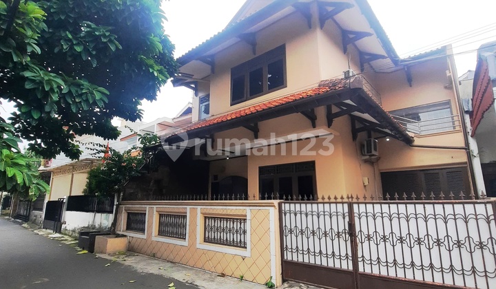 Rumah Tebet Akses Jalan 2 Mobil Dekat Eco Park Rumah Tebet Akses Jalan 2 Mobil Dekat Eco Park