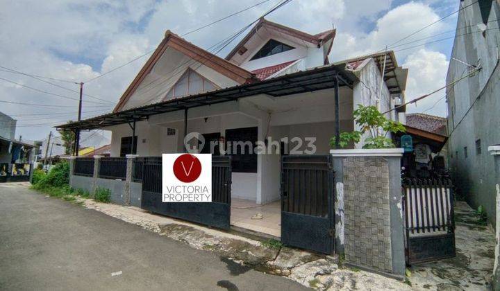 Dijual Rumah Luas Bonus Kontrakan 2 Pintu di Depok 1