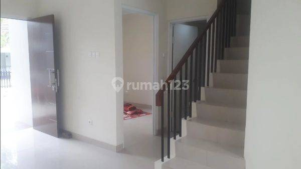 Dijual Rumah 2 Lantai Modern Minimalis di Bukit Golf Cibubur 2