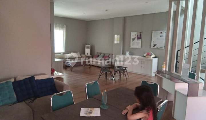 Rumah Modern Minimalis after renovasi dalam Cluster Raffless Hills Cibubur 2