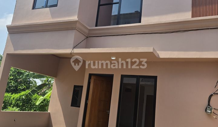 Rumah 2 Lantai Bagus Minimalis di Cibubur Jakarta