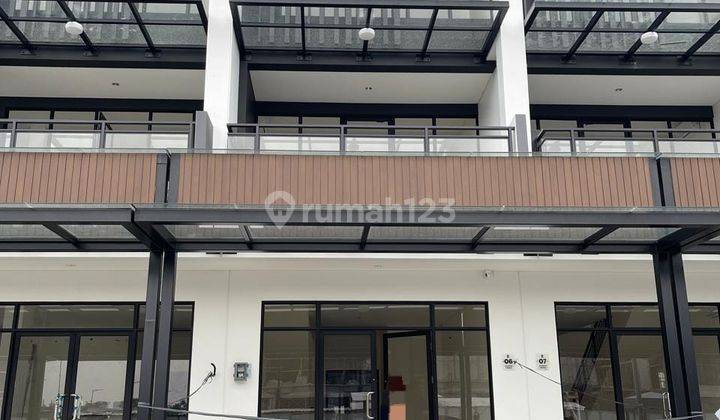 Disewakan Ruko Hadap Mall Hampton Avenue Tipe Yoseca Gading Serpong 1