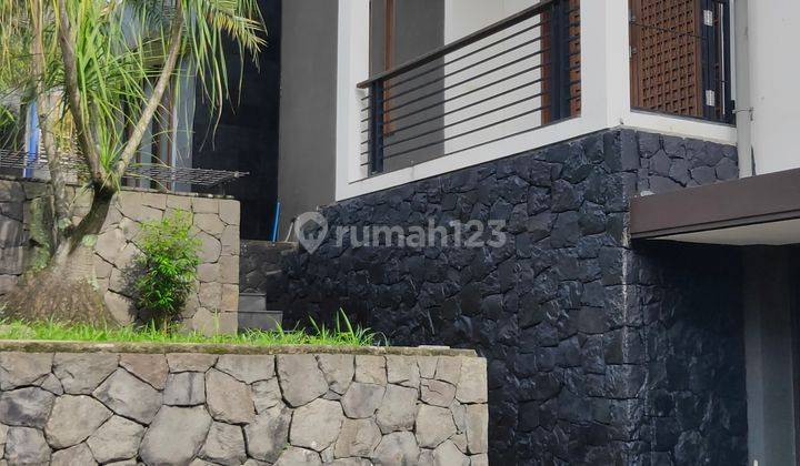 Rumah Lux Semi Furnished Disewa Setra Duta Bandung 1