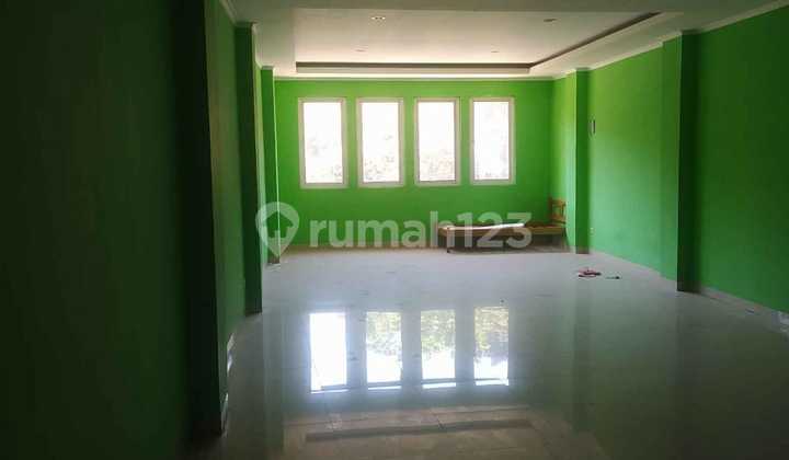 Shop house for sale in the strategic city center of Otista, Bandung. 2