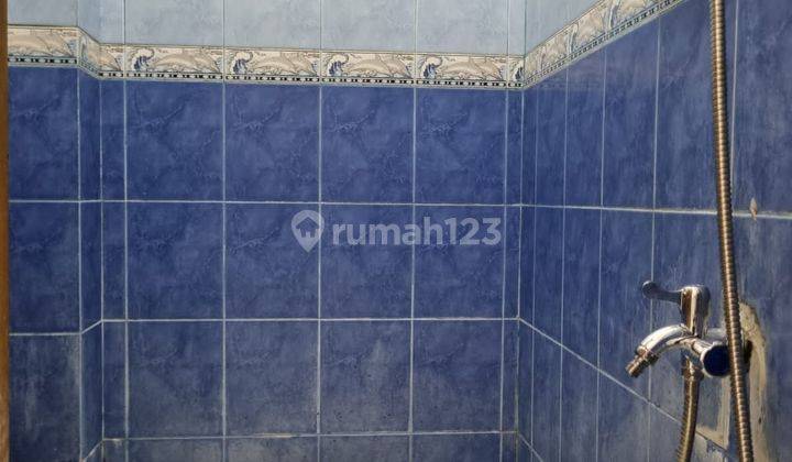 kamar mandi rumah dijual seperti baru bagus