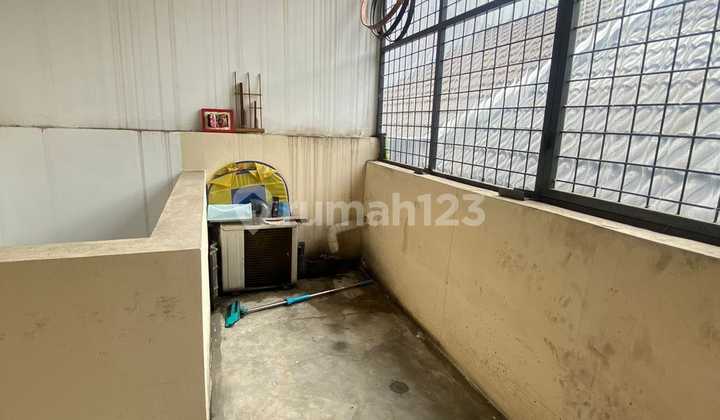 Good House Unfurnished Freehold Title Singgasana, Bandung 2