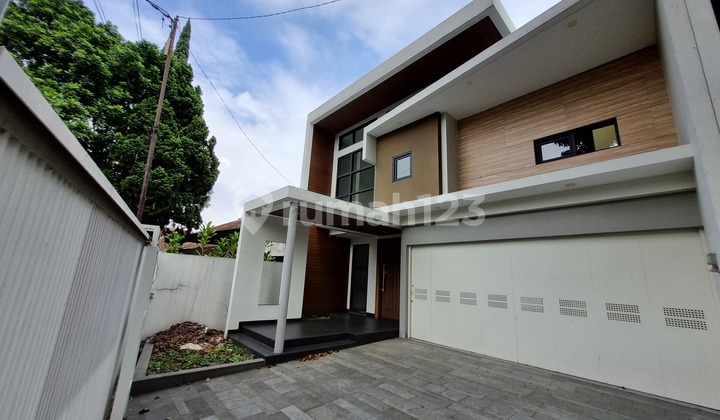 Rumah baru bagus tengah kota Lengkong besar Bandung