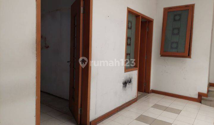 Ruang Usaha Disewa Lokasi Berkelas Jalan Riau Bandung  2