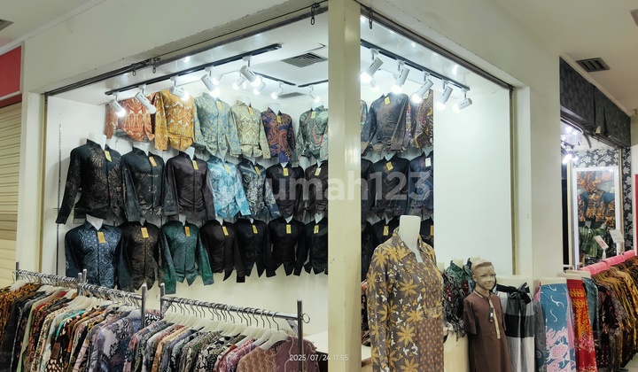 Nice corner kiosk at Pasar Baru Trade Centre Bandung