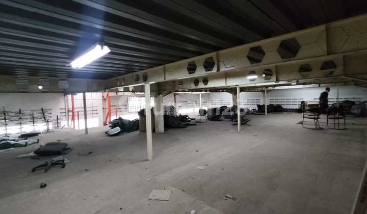 Good Warehouse 1000 m2 SHM Caringin Holis, Bandung Good Warehouse 1000 m2 SHM Caringin Holis, Bandung