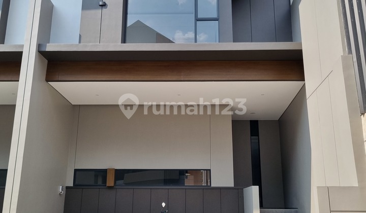 Rumah Bagus Unfurnished SHM Setra Duta Grande, Bandung