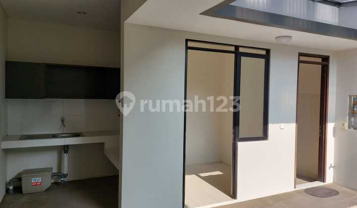 Rumah Kontrakan Bagus Unfurnished SHM Kota Baru Parahyangan, Bandung 2