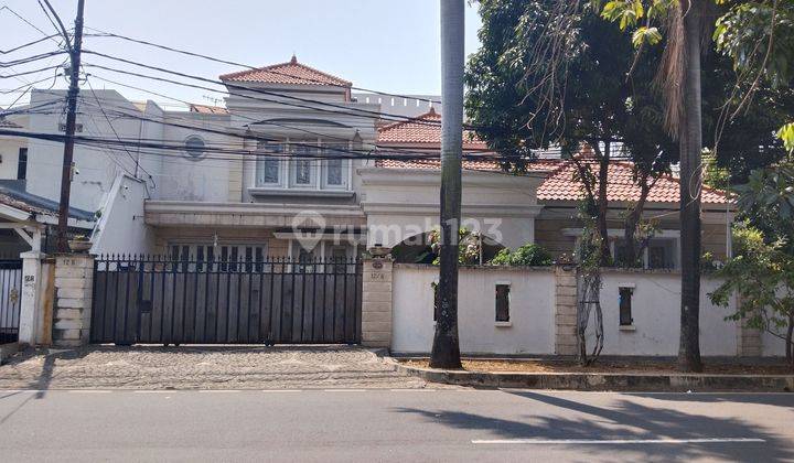 Rumah Mewah Hook di Cempaka Putih Tengah Jakpus 1