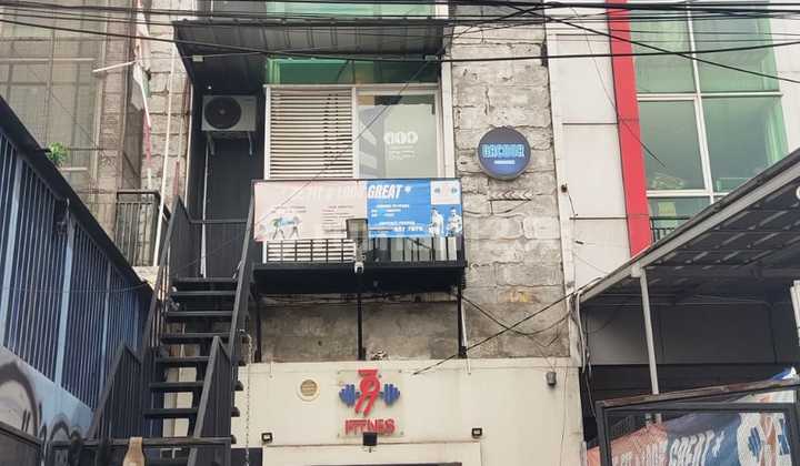 4-Story Shop House on Jl Proklamasi Pegangsaan Menteng, Strategic Location 2