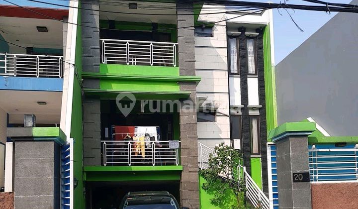 Rumah 3 Lantai di Jl H Domang Kelapa Dua Kebon Jeruk Jakarta Barat