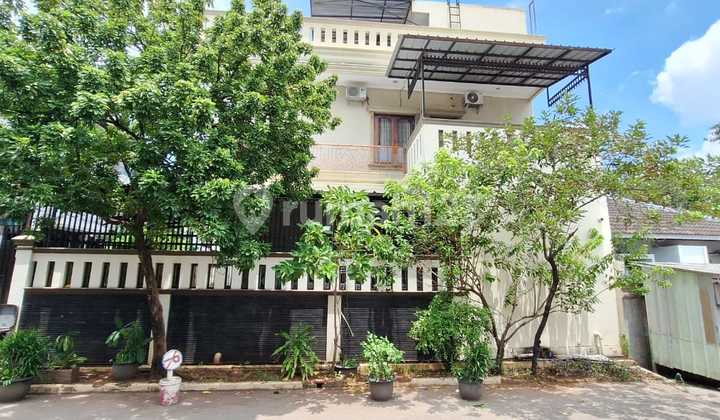 2-Story Hook House on Jl Agung Barat 8, Sunter Agung, Tanjung Priok 2