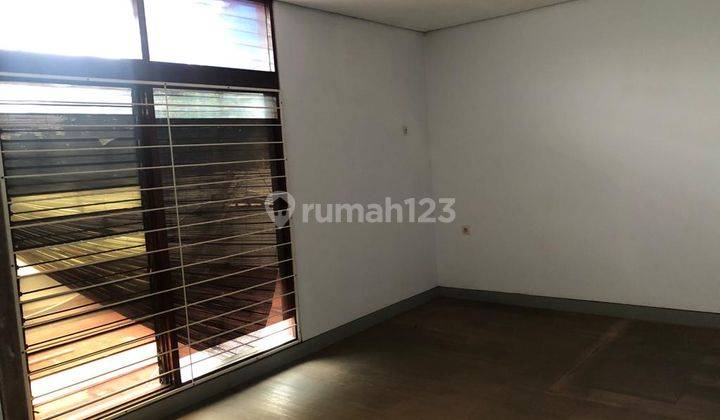 Rumah Kantor Komersial di Matraman 7