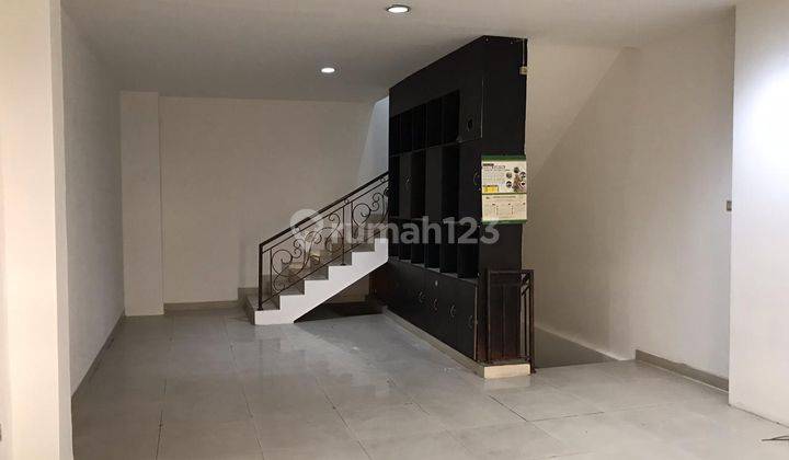 Ruko di Warung Buncit Jalan Raya Utama 4