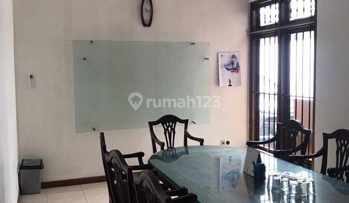 Rumah 325m2, 50 Meter Dari Gatot Subroto 6