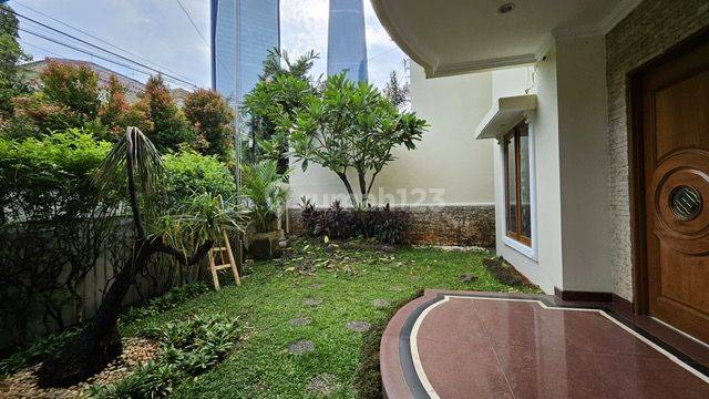 Rumah 2 Lantai di Jalan Denpasar Kuningan, Jakarta Selatan 2