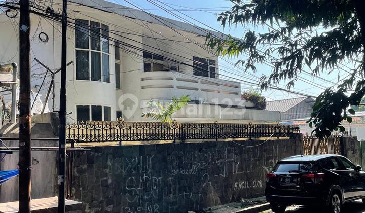 Dijual Rumah dan Gudang di Jakarta Selatan