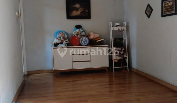 Rumah Luas & Rapi 4+1 Kamar Tidur Siap Huni di Villa Cinere Mas 2