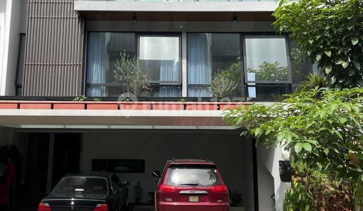 Rumah Mewah 3 Lantai Fasilitas Lengkap Ada Swimming Pool di Lebak Bulus