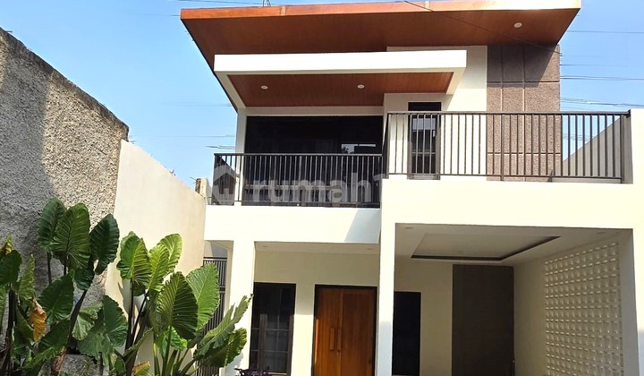 Semi Furnished! Rumah Modern di Cinere, Strategis & Nyaman Semi Furnished! Rumah Modern di Cinere, Strategis & Nyaman