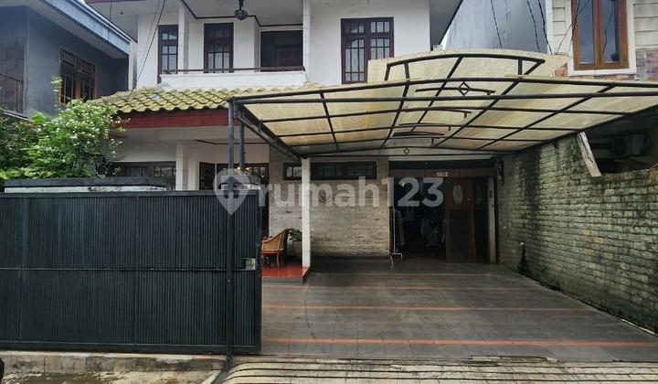 Rumah Terawat Lokasi Premium Kebayoran Baru Jakarta Selatan