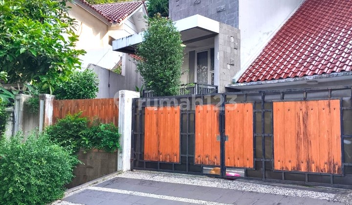 Spacious & Tidy 4+1 Bedroom Ready-to-Occupy House in Villa Cinere Mas. Spacious & Tidy 4+1 Bedroom Ready-to-Occupy House in Villa Cinere Mas.
