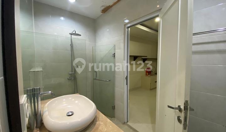 Rumah Minimalis di Lebak Bulus Rapih Layout Lapang Harga Murah 2