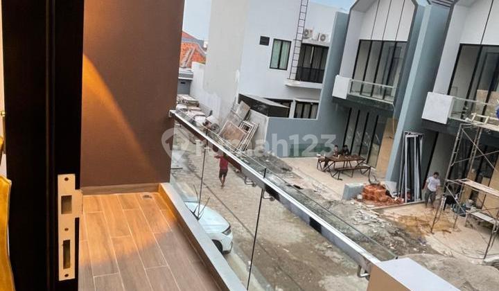 Rumah Desain Scandinavian Semi Furnished di Jagakarsa Ada Private Pool 2