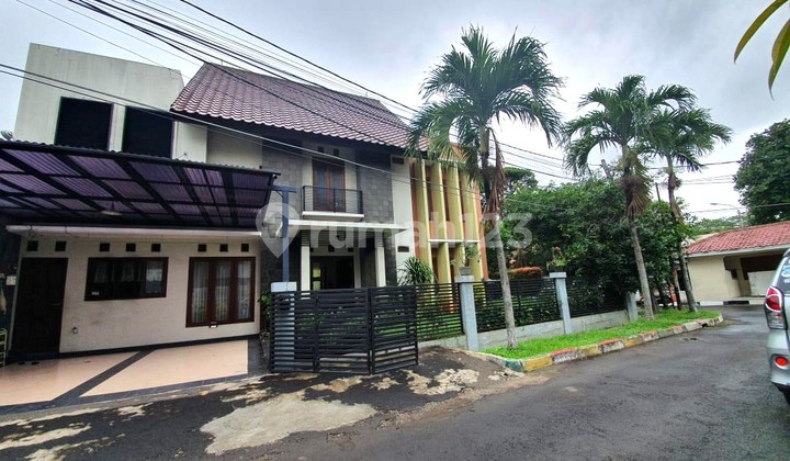 Rumah Rapih Siap Huni di Lebak Bulus Halaman Luas Dekat MRT