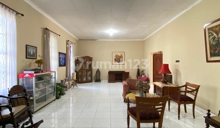 Well-Maintained South-Facing House 500 m2 Semi-Furnished 2