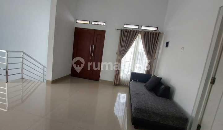 Jogjakarta Utara Rumah Modern Disewakan 2lantai Full Furnish Dalam Cluster 15 Menit Ke Ugm 8 Menit Ke Alazhar 2