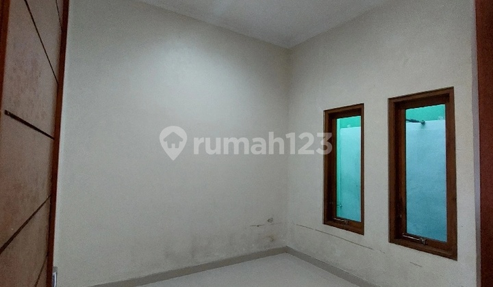 Jogjakarta rumah modern minimalis , 15 menit ke UGM, 8 menit ke Alazhar YIS 8