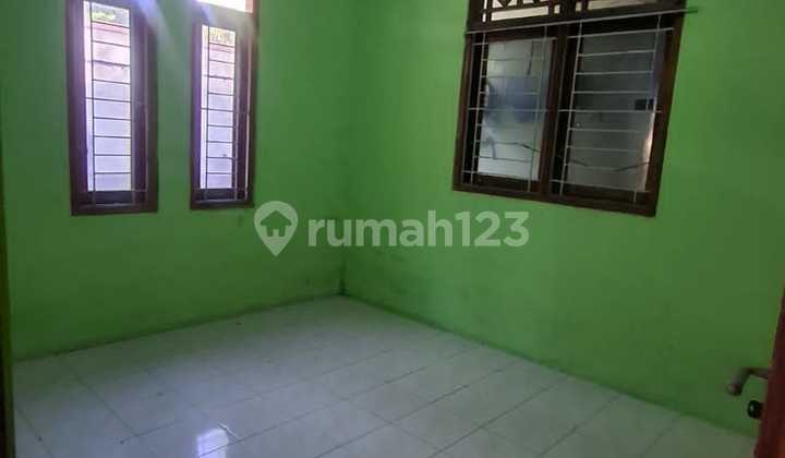North Jogja House for Rent Near UGM Campus, YKPN, UTy, Close to International Schools.