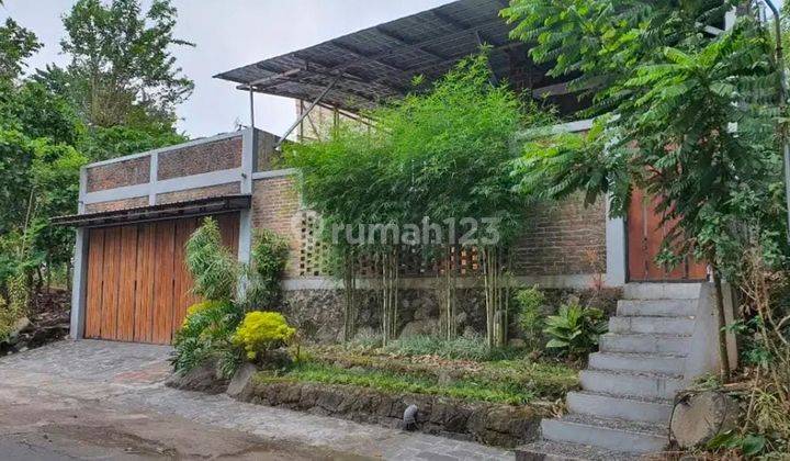 RUMAH ASRI  SEJUK DAN NYAMAN DI JALAN KALIURANG KM 12 1