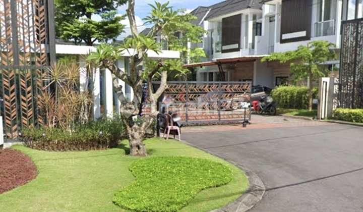 RUMAH MEWAH DALAM PERUMAHAN DEKAT KAMPUS UGM DAN UII DI JALAN PALAGAN KM 7 