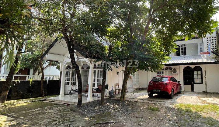 RUMAH MODEL CLASSIC MODERN DEKAT KAMPUS  UGM DI JALAN KALIURANG KM 4 1