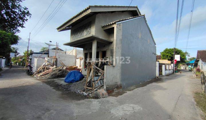 RUMAH CANTIK DAN MURAH DI  TIRTOMARTANI , 3